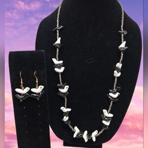 Black & White Ceramic Fetish Birds Beaded Necklace Pierced Earrings Set Vintage